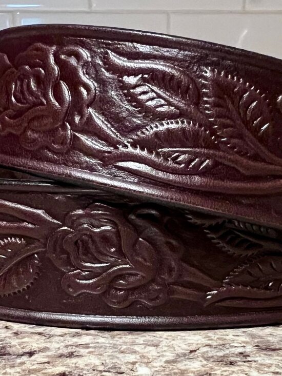 *NEW* FAITHFUL Premium leather belt, Embossed floral design, Golden cameo, Small main image 5